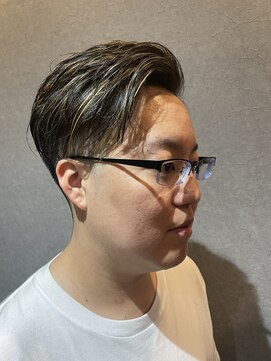 レアロイヤルバーバー(Le' A ROYAL BARBER) 【バックスタイル/メッシュカラー/フェード/ツーブロック】