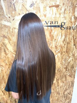 ヴァンガード(Vanguard)の写真/お手入れ簡単x再現性の高さが人気!毎日のスタイリングが扱いやすくなるサラ艶ストレートヘアを手に入れて♪