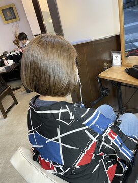 ムーブ(Moob) ベースをブリーチでつくらないミルクティーカラー【別府】