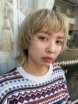 カムジーヘッドカミノウラ(COMEGHEAD KAMINOURA)&nbsp;マッシュウルフブロンドミルクティーダブルカラーレイヤー