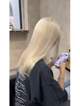 ラピス 大阪心斎橋店(Lapis) 「REIYA」ホワイトカラー