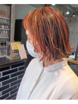 ブルー 青葉台(BLUE) ブリーチを使ったカジュアルな白髪染め。