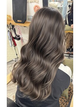 ウル(ulu) ハイライト　白髪ぼかし　ミルクティーカラー　名東区