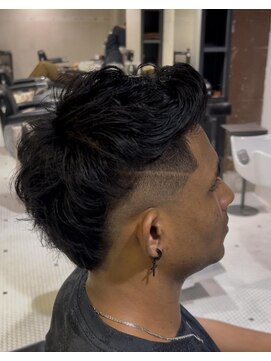 フランクスバーバーザスタンド(Frank’s barber the stand) MEN’S HAIR/波巻ツイストスパイラル/フェザーパーマ/飯田橋