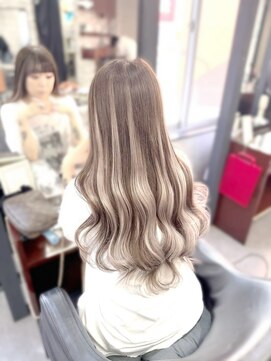 ビゼ 梅田(BIZE) 【地毛を痛めず変身】エクステで作る上品ベージュハイライト