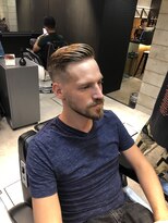 フランクスバーバー アンド ビアークラブ(FRANK'S BARBER and BEER CLUB)&nbsp;かき上げナチュラルフェードカットサイドパートショート