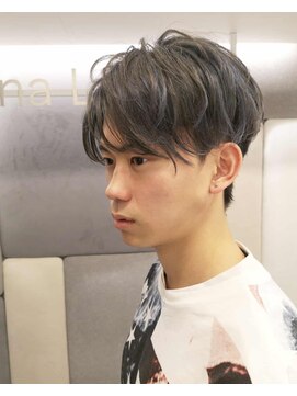 アナ ラーナ(Anna Lanna) Iroke前下がりパーマとハイライトシルバー【奥村北斗】表参道