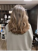 ベージュ系