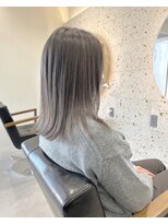 ティム(tim)&nbsp;透明感あふれるアッシュグレージュ