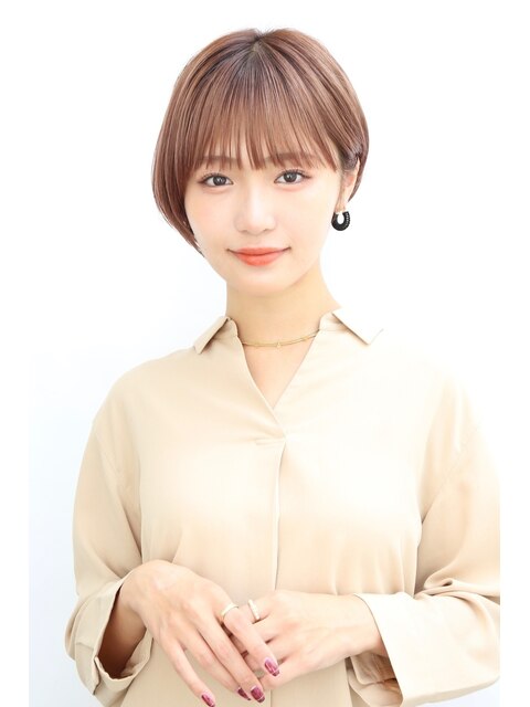 シースルーカラーのガーリーショートヘア耳かけ　20代/30代/40代