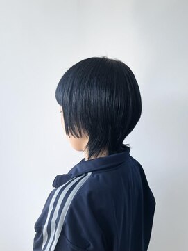 シェリッシュ ノース(Sheriche North) 小顔ショート×ネイビーブルー【ブリーチ1～2回】