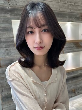 アイヴィ 表参道(IVY) グレージュカラーくびれヘア【肥田亜沙美】