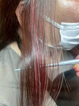 【カラーも楽しめます】普段ダメージやお肌の弱い方でカラーができない方もエクステで理想をかなえられます