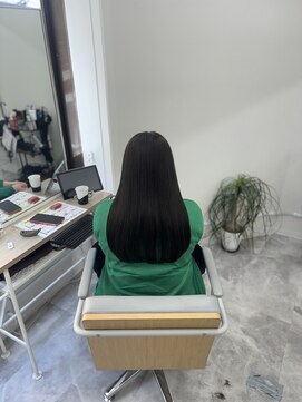 アチェロ(Acero.) 暗めオリーブ