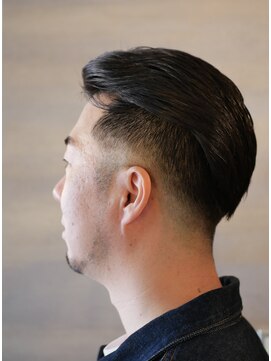 アトリエオアシス(atelier Oasis) ツーブロックフェイドスタイル