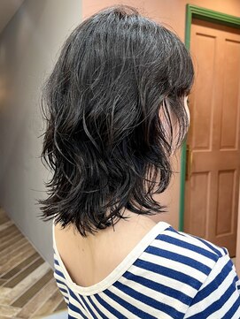 イギー(igggy) レイヤーパーマ　ウルフパーマ　ミディアム　デジタルパーマ