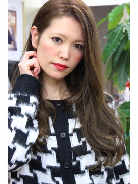 ティエル(Tiele) 大人フェミニン