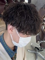 ウェイビーエフティフィフス 横浜西口(WAVEY ft.fifth)&nbsp;波巻きスパイラルパーマメンズマッシュツイストスパイラルパーマ