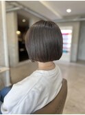 オリーブベージュ