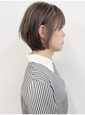 白髪ぼかしハイライトショートボブベージュグレージュ