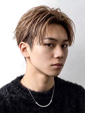 ミヤビ(MIYAVI) ツーブロック刈り上げシースルーセンターパートブラウンカラー