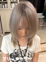 シェリ(che'rie) ブリーチ×ダブルカラー×ホワイト×ボブ