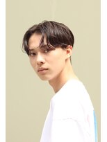 ブークル(boucle)&nbsp;緩めのパーマで魅せるこなれセンターパート