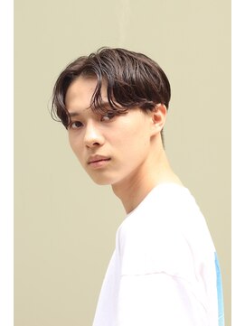 ブークル(boucle) 緩めのパーマで魅せるこなれセンターパート