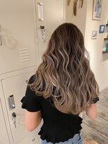 ウォンク(WONK.)&nbsp;[WONK.] 立体感のあるベージュバレイヤージュ