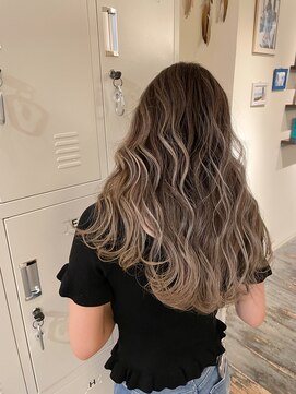 ウォンク(WONK.) [WONK.] 立体感のあるベージュバレイヤージュ