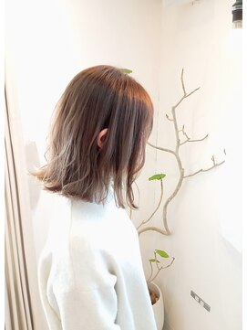 キクロス(kicros) 切りっぱなし外はねボブ×柔らかベージュ【キクロスTAKUYA】