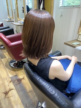 ヘアデザイン ノア(Noa) 外ハネ柔らかレイヤー