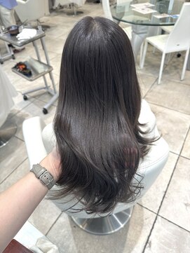 ザックラフィネ(ZACC raffine) グレーベージュ/レイヤーロング/ブリーチなしカラー