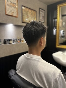 ブロートーキョー 有楽町店(Bro Tokyo) ツーブロスキンフェードアップバング