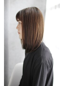 シュシュット(chouchoute) 美髪質改善ホワイトブロンドワイドバングイメチェン外ハネボブ08