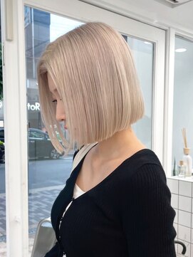 ニトバイアンキシム(nit by ahnkism) 韓国ヘアボブベージュブリーチダブルカラー堀江