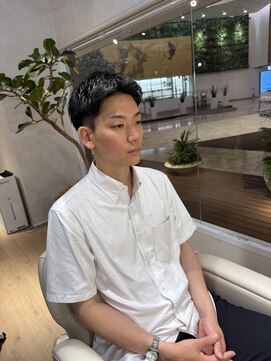 ウノプリールヴァモス(unopulir Vamos) センターパートメンズ梅田オールバック