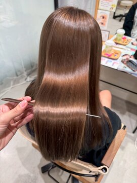 ファムバイアヴァンス(Femme by AVANCE.) グロスブラウンストレートデザインカラー
