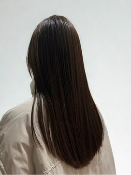 艶ストレートロング×透けブラウンで上品に◎