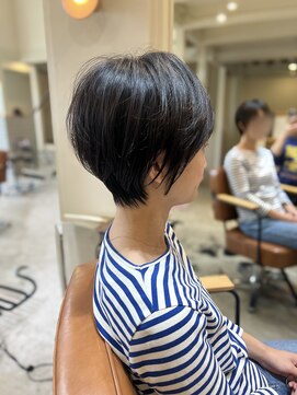 くびれふんわりショート耳掛け分け目なし☆20代/30代/40代/50代