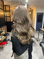 ミア(mia) 大人シアーベージュミニウルフボブミディアムレイヤー