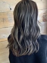 レアヘアー(Le'a hair)&nbsp;3Dハイライト×くすみベージュ