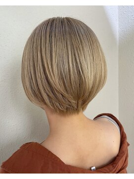 シレナバイアルティナ 辻堂店(sirena by artina) ミルクティーブロンド×ショート