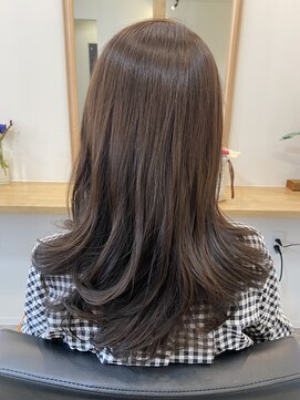 エイチヘアデザイン(H_hair design) 毛先カールロング