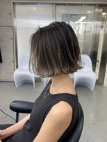 イキ 表参道(iki omotesando)&nbsp;モード/無造作ウェーブ/大人ガーリー[表参道駅]