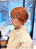 オレンジヘア　マッシュショート　耳かけショート