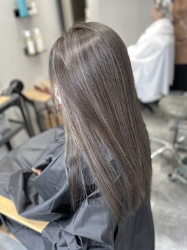 エスト 小倉(est) ギャルにならないハイライトカラー/グレージュ/ロング