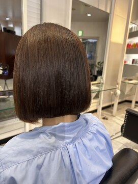 ディーボーイリタ 光の森(D-BOY Lita) 前下がりボブ