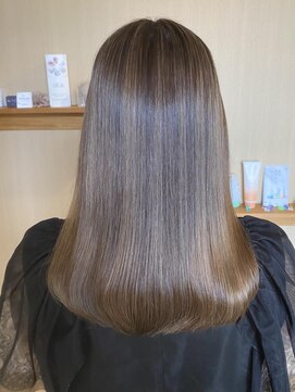 エム インターナショナル 白岡 キュート(EMU international CUTE) 矯正&ハイライト☆艶も白髪ぼかしも!