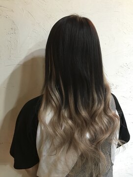 アーティカル(ARTICAL) プルエクステで裾カラー